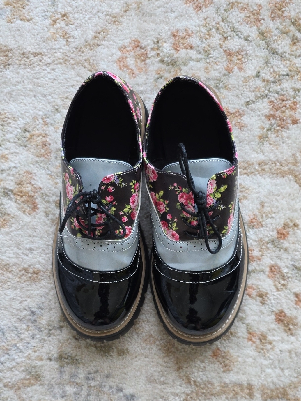 Kids Floral Patent Lace-Up Shoes - Black and Pink